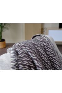 Doqu Home Tv Battaniyesi  Braid